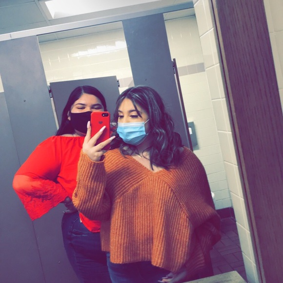 Meet your Posher, Gloria - Picture 1 of 1